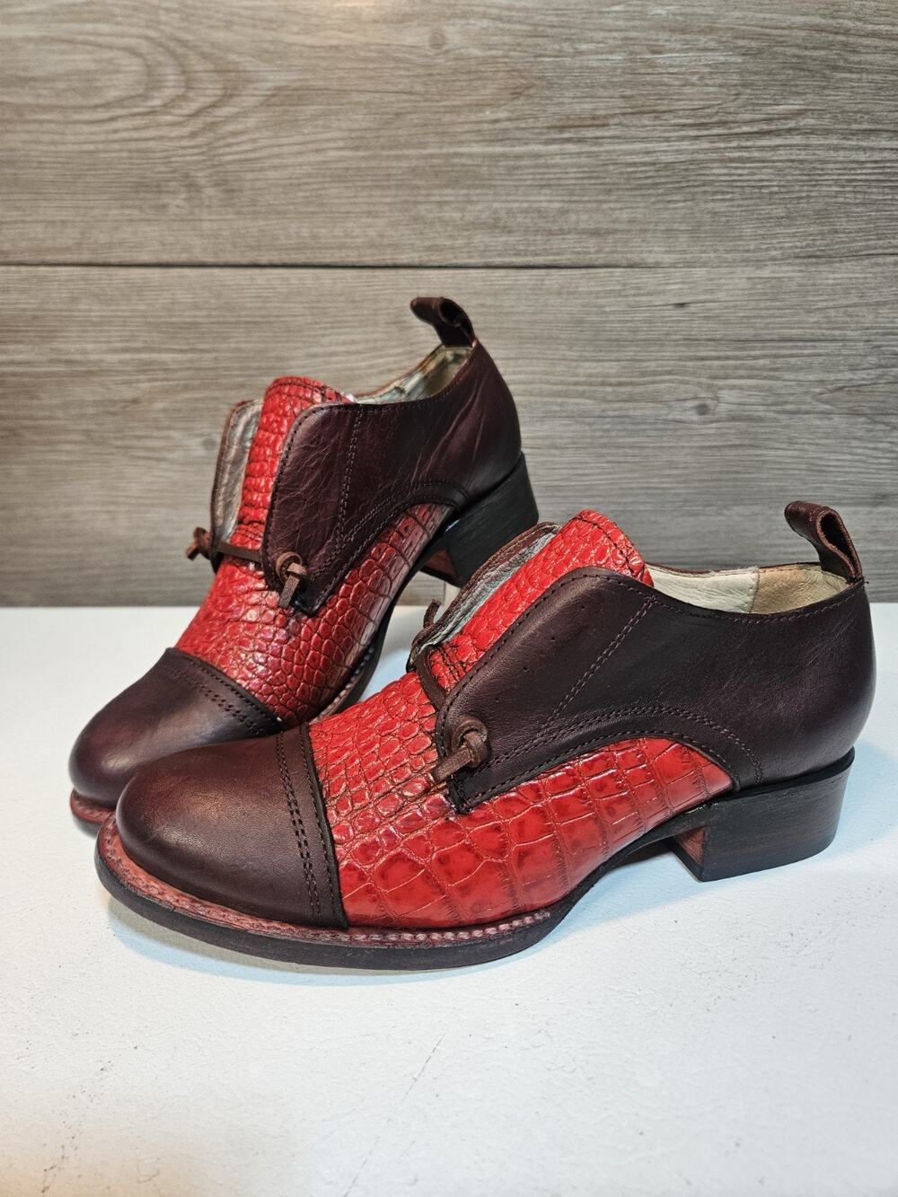 Freebird by Steven Mabel Distressed Leather Reptile Print Red Oxford Size 7
